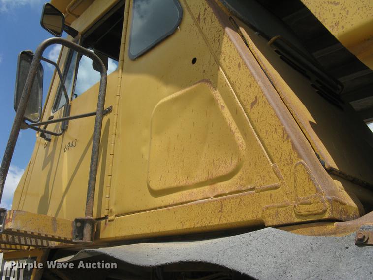 image for item DC1362 1995 Caterpillar 769C haul truck