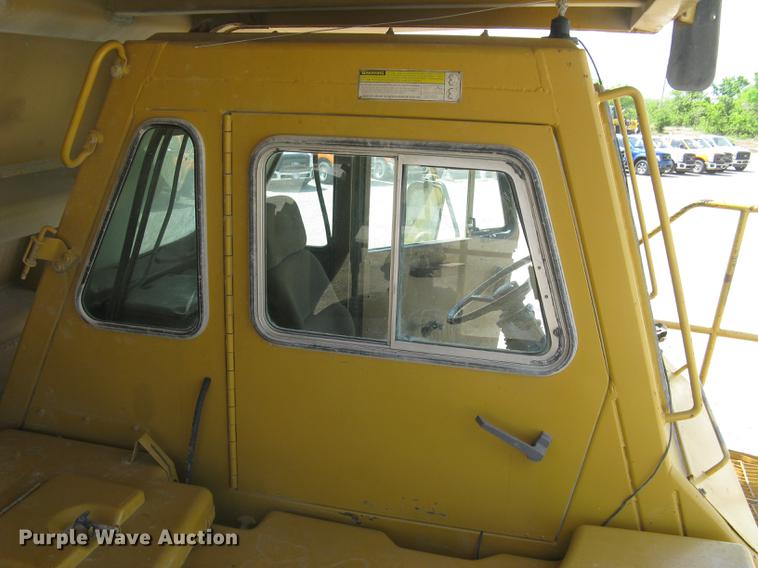 image for item DC1363 1993 Caterpillar 769C haul truck