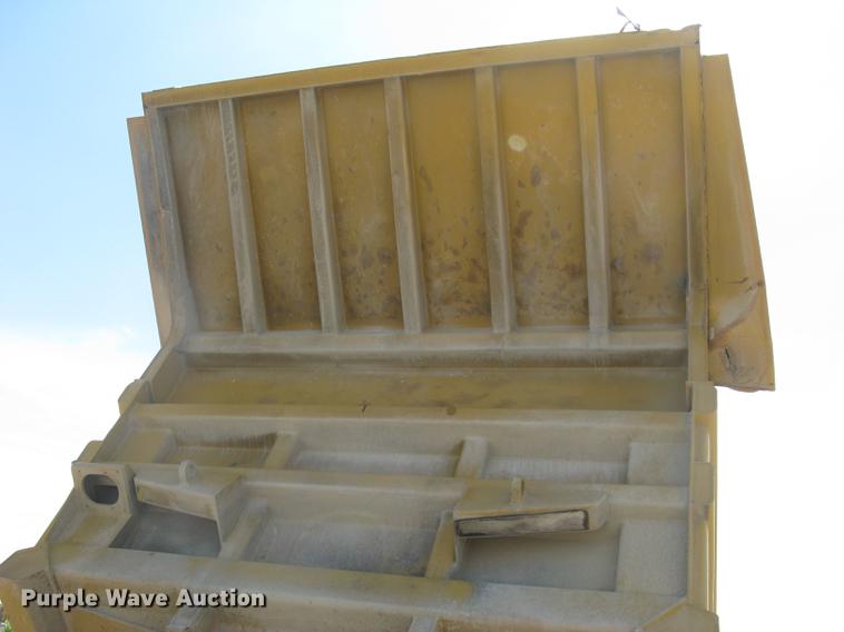 image for item DC1363 1993 Caterpillar 769C haul truck