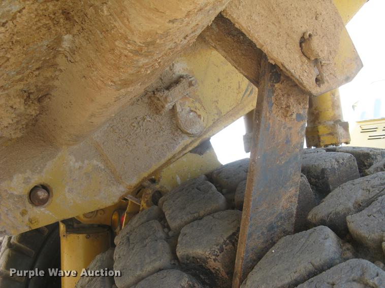 image for item DC1363 1993 Caterpillar 769C haul truck