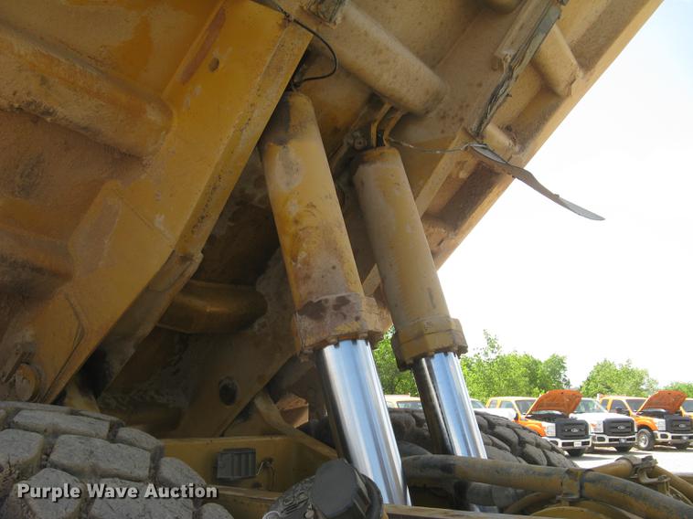 image for item DC1363 1993 Caterpillar 769C haul truck