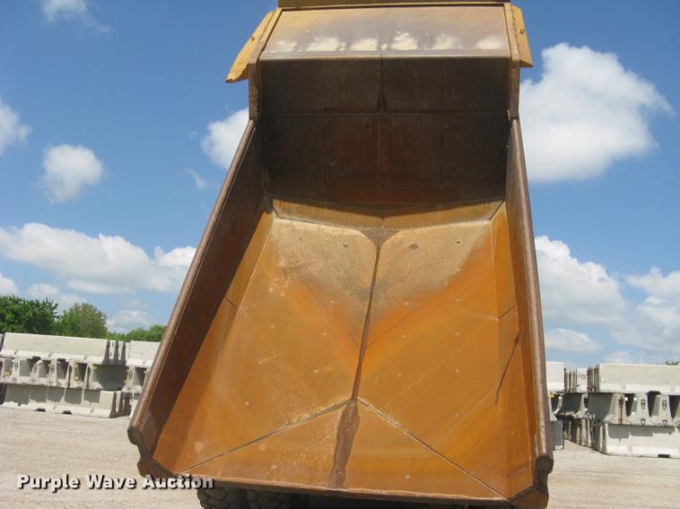 image for item DC1363 1993 Caterpillar 769C haul truck