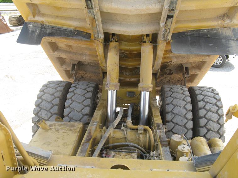 image for item DC1363 1993 Caterpillar 769C haul truck