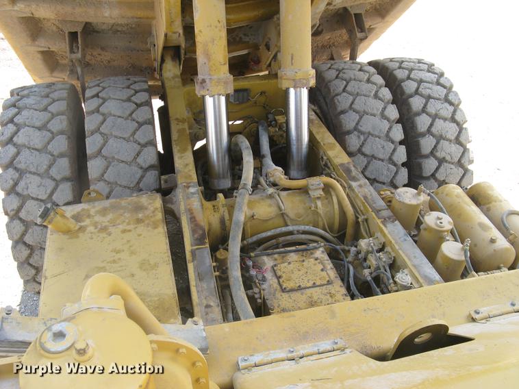 image for item DC1363 1993 Caterpillar 769C haul truck