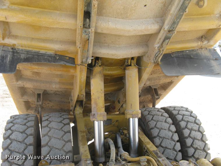 image for item DC1363 1993 Caterpillar 769C haul truck