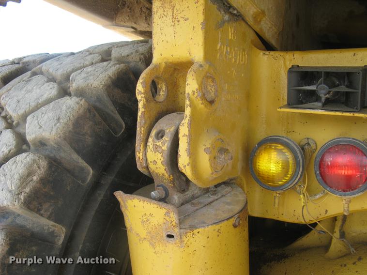 image for item DC1363 1993 Caterpillar 769C haul truck