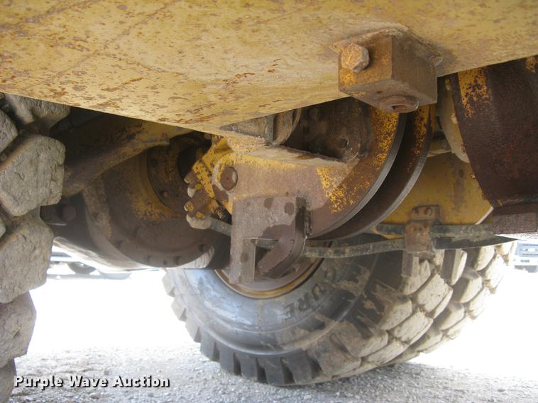 image for item DC1363 1993 Caterpillar 769C haul truck