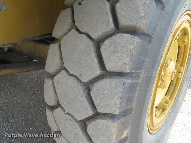 image for item DC1363 1993 Caterpillar 769C haul truck