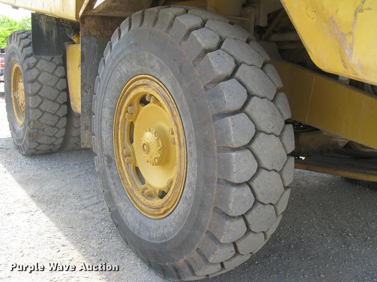 image for item DC1363 1993 Caterpillar 769C haul truck