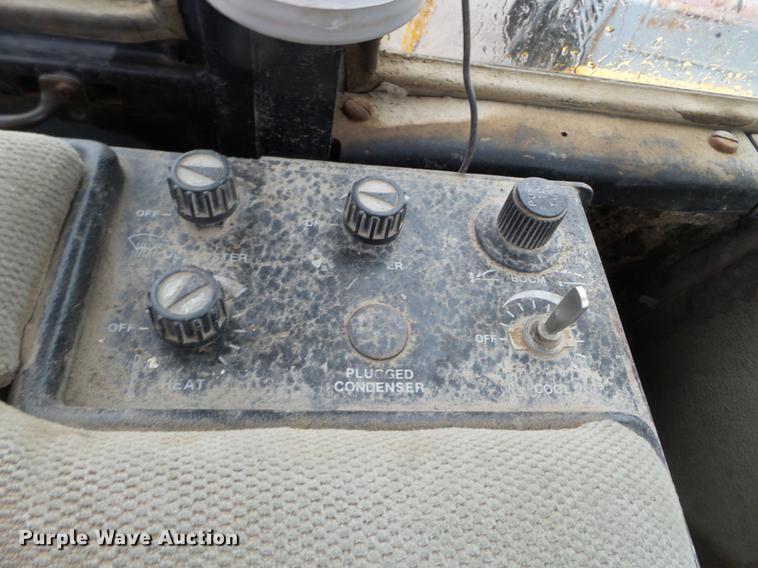 image for item DC4627 1983 John Deere 844 wheel loader