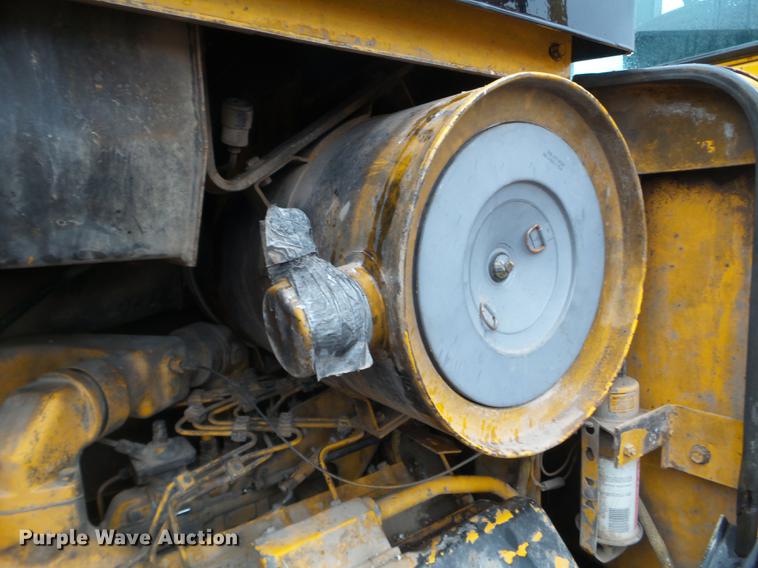 image for item DC4627 1983 John Deere 844 wheel loader