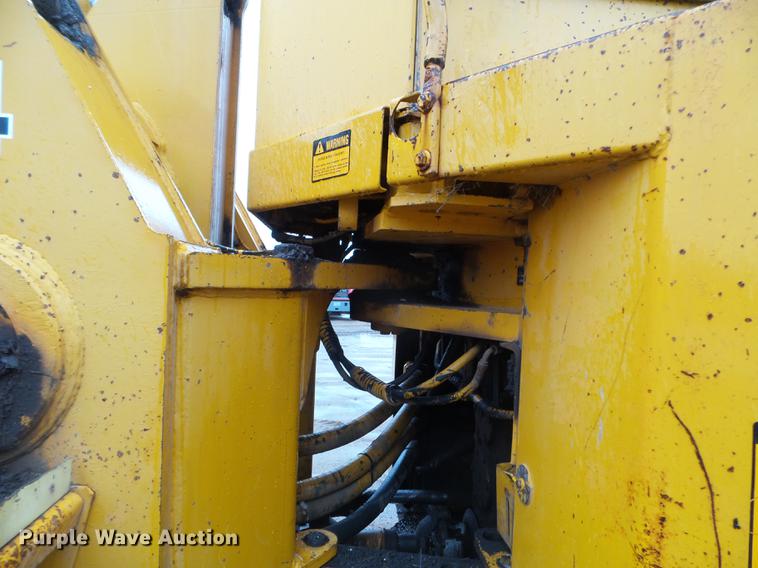 image for item DC4627 1983 John Deere 844 wheel loader