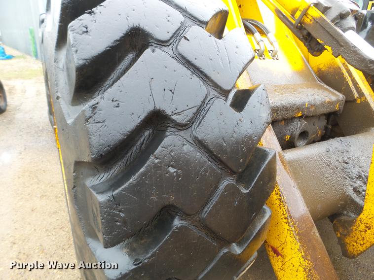 image for item DC4627 1983 John Deere 844 wheel loader