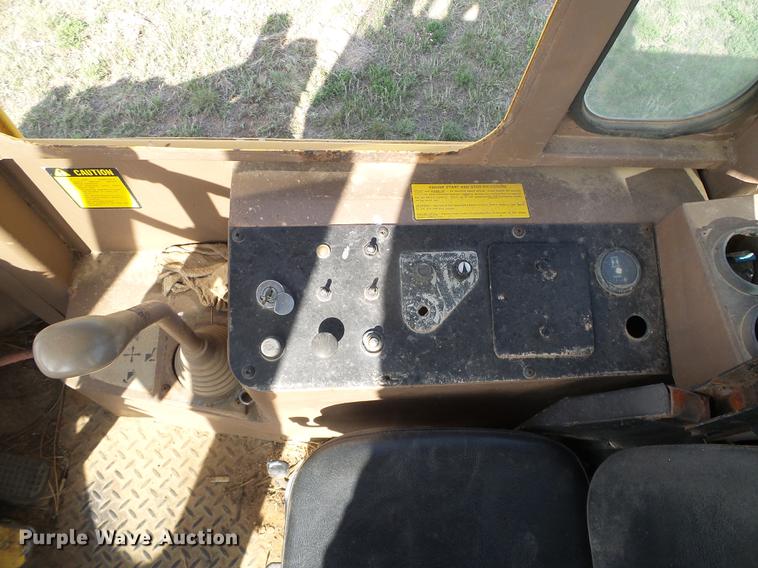 image for item DC5211 1989 John Deere 444E wheel loader