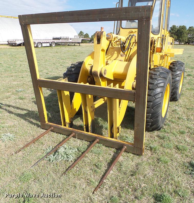 image for item DC5211 1989 John Deere 444E wheel loader