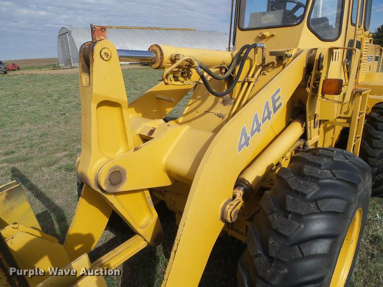 image for item DC5211 1989 John Deere 444E wheel loader