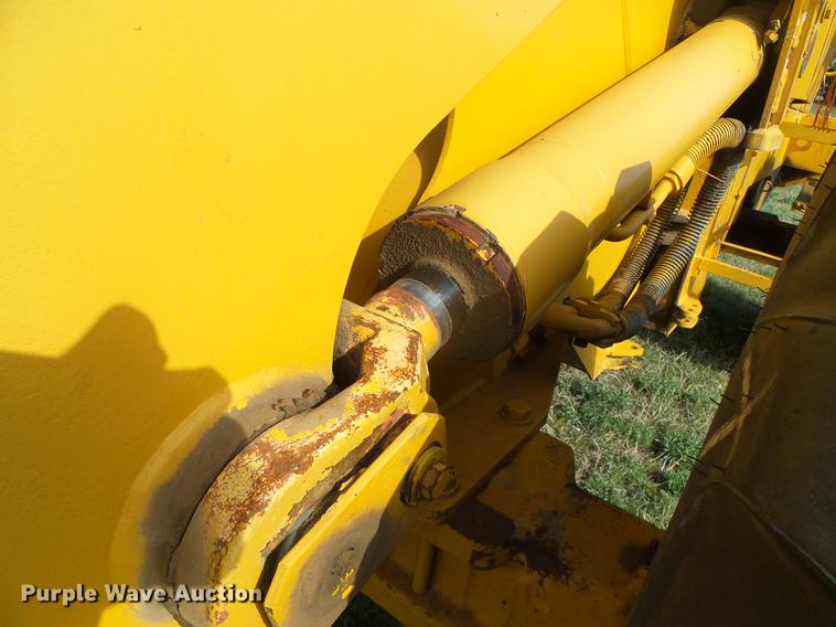 image for item DC5211 1989 John Deere 444E wheel loader