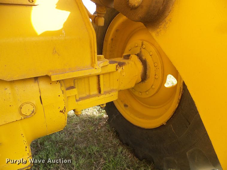 image for item DC5211 1989 John Deere 444E wheel loader