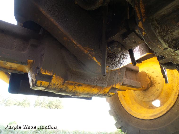 image for item DC5211 1989 John Deere 444E wheel loader