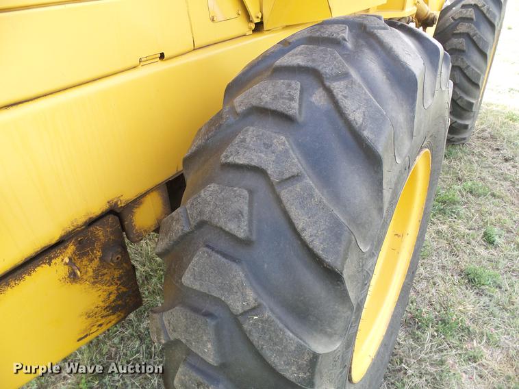 image for item DC5211 1989 John Deere 444E wheel loader