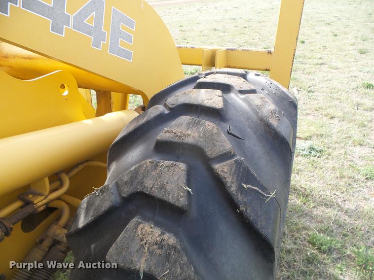 image for item DC5211 1989 John Deere 444E wheel loader