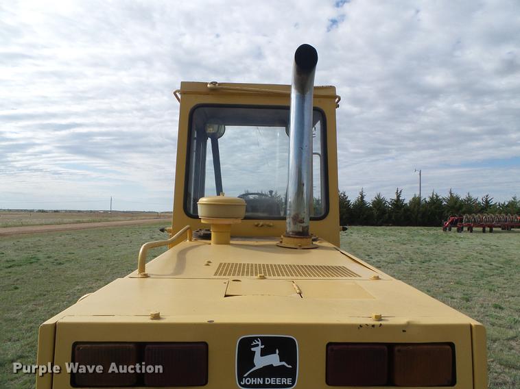 image for item DC5211 1989 John Deere 444E wheel loader