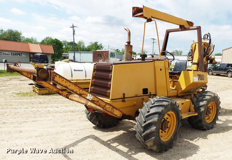 image for item DD2253 1988 Case 760 cable plow