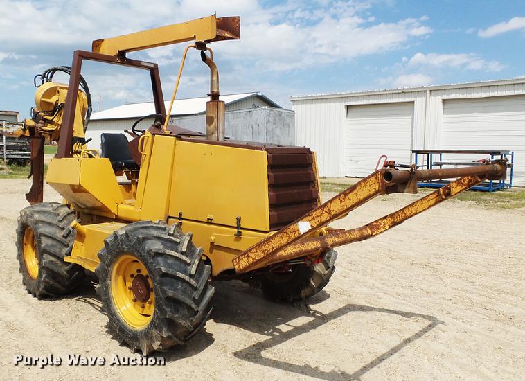 image for item DD2253 1988 Case 760 cable plow