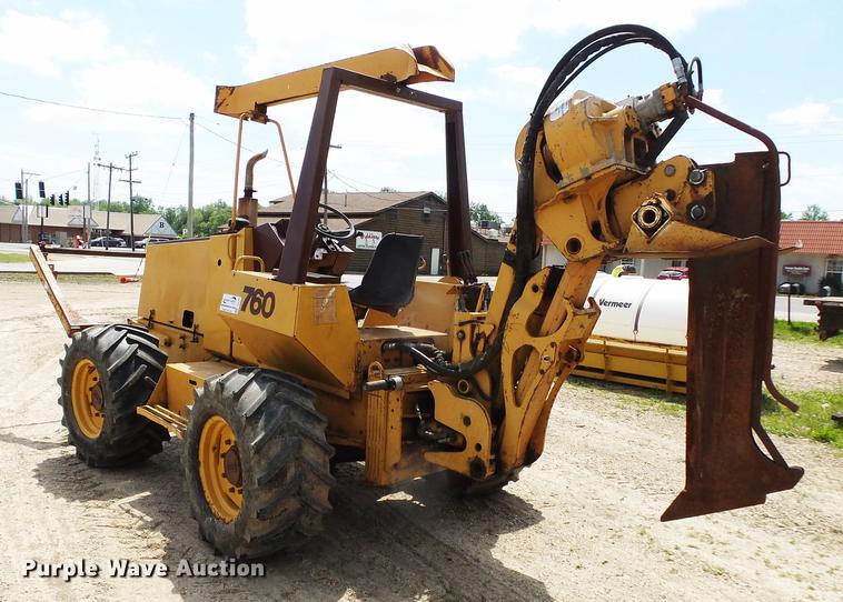 image for item DD2253 1988 Case 760 cable plow