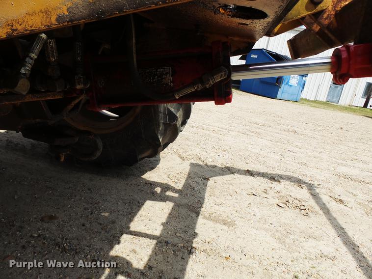 image for item DD2253 1988 Case 760 cable plow