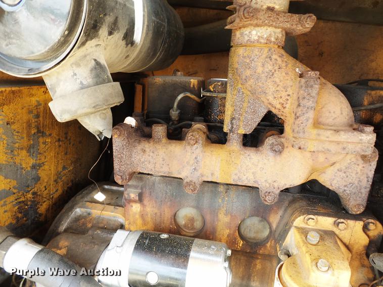 image for item DD2253 1988 Case 760 cable plow