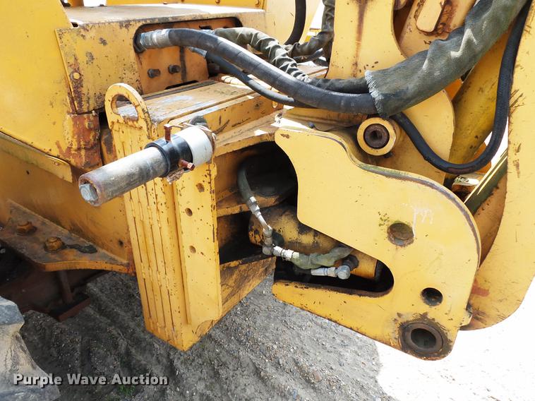 image for item DD2253 1988 Case 760 cable plow