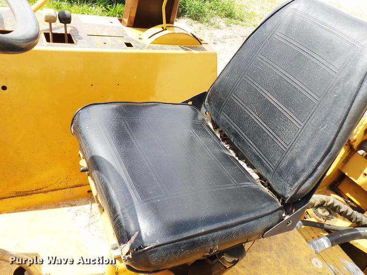 image for item DD2253 1988 Case 760 cable plow