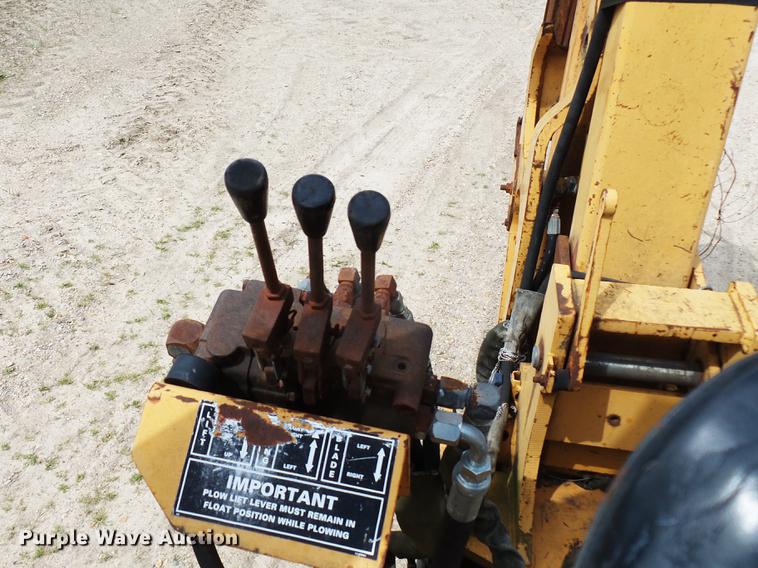 image for item DD2253 1988 Case 760 cable plow