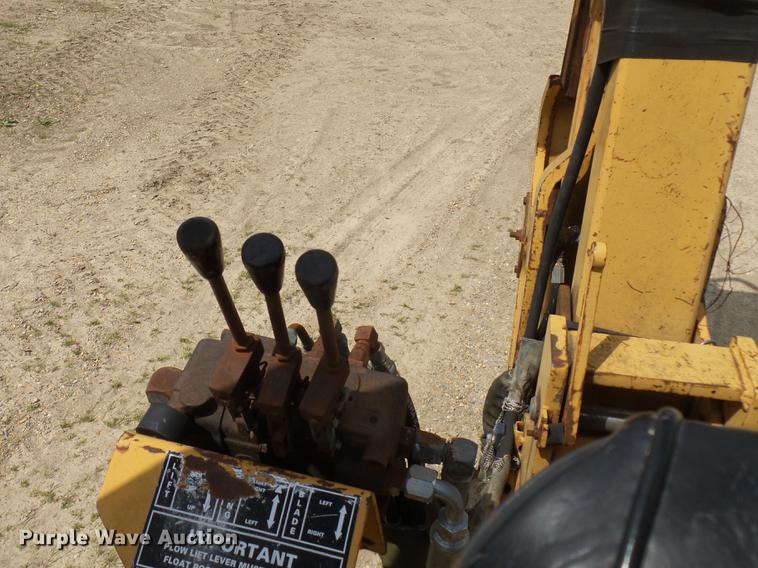 image for item DD2253 1988 Case 760 cable plow