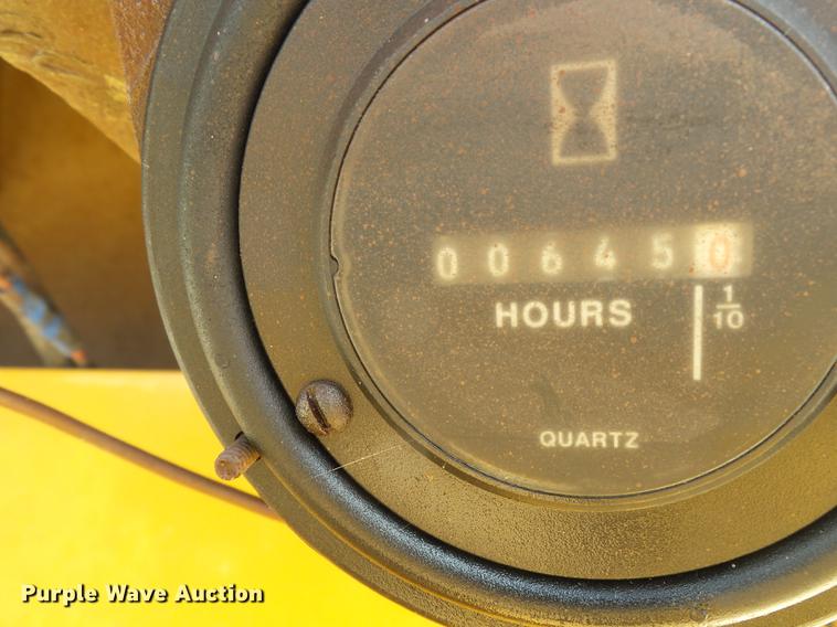 image for item DD2253 1988 Case 760 cable plow