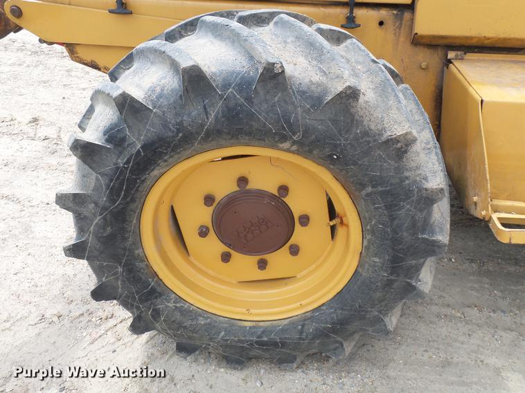 image for item DD2253 1988 Case 760 cable plow