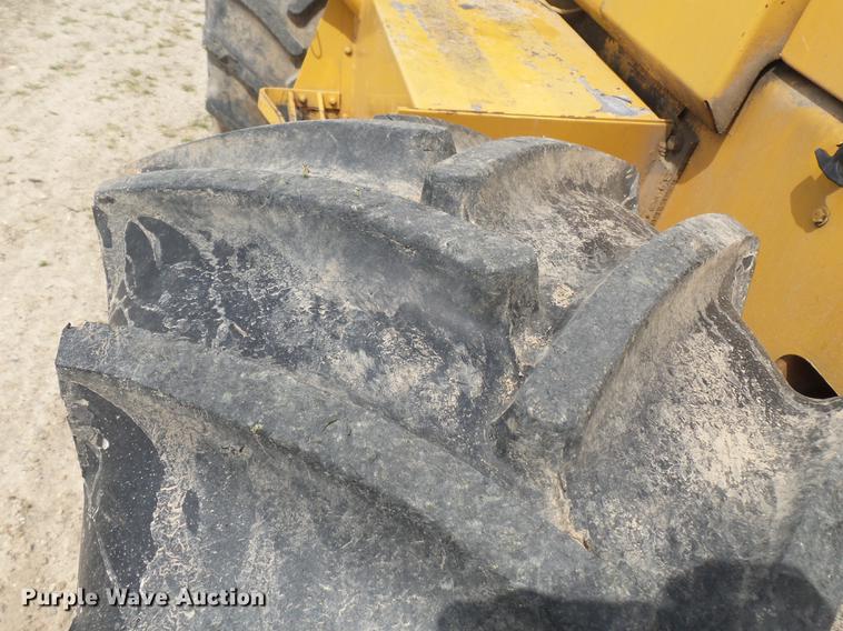 image for item DD2253 1988 Case 760 cable plow