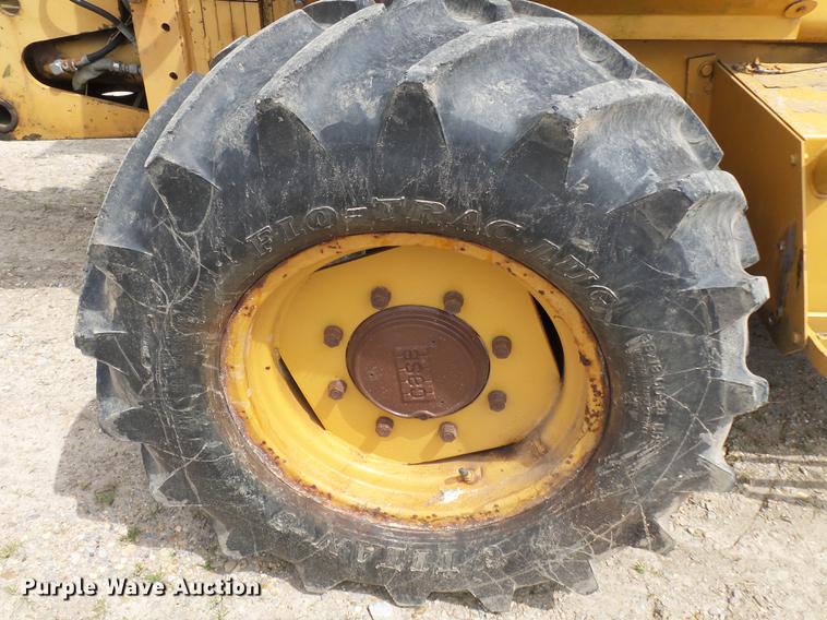 image for item DD2253 1988 Case 760 cable plow