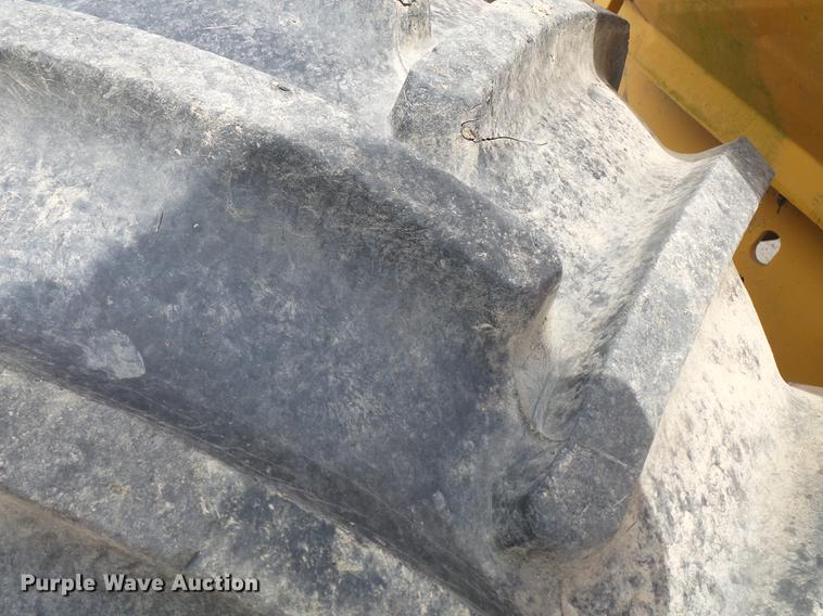 image for item DD2253 1988 Case 760 cable plow