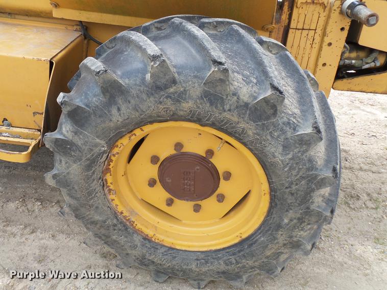 image for item DD2253 1988 Case 760 cable plow