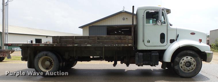 image for item DD2265 2000 Peterbilt 330 flatbed truck