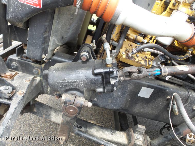 image for item DD2265 2000 Peterbilt 330 flatbed truck