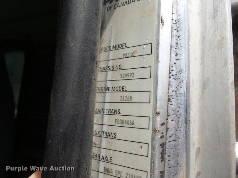 image for item DD2265 2000 Peterbilt 330 flatbed truck