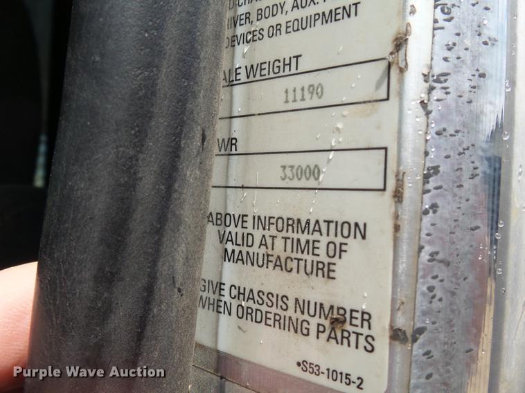 image for item DD2265 2000 Peterbilt 330 flatbed truck