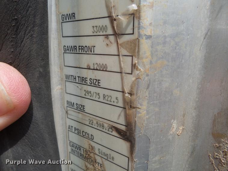 image for item DD2265 2000 Peterbilt 330 flatbed truck