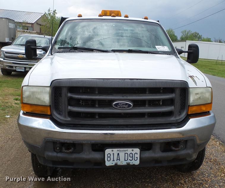 image for item DD2266 2001 Ford F450 Super Duty flat bed truck