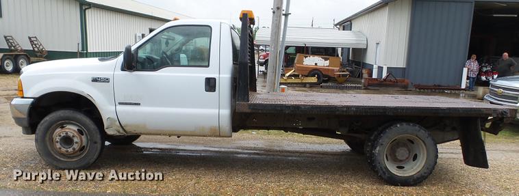 image for item DD2266 2001 Ford F450 Super Duty flat bed truck
