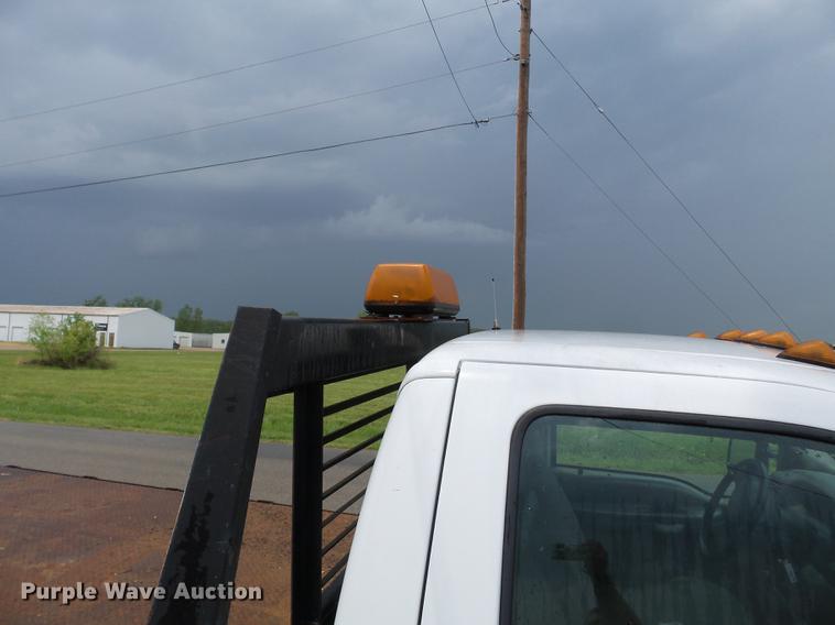 image for item DD2266 2001 Ford F450 Super Duty flat bed truck