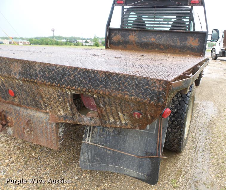 image for item DD2266 2001 Ford F450 Super Duty flat bed truck